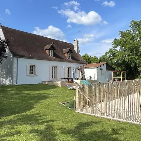 Holiday home Piscine 15 Personnes *