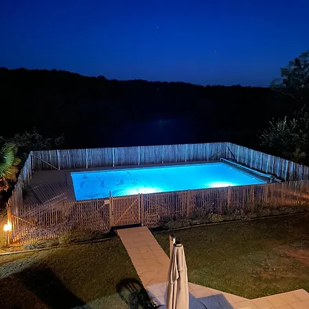 Piscine 15 Personnes * Brouchaud