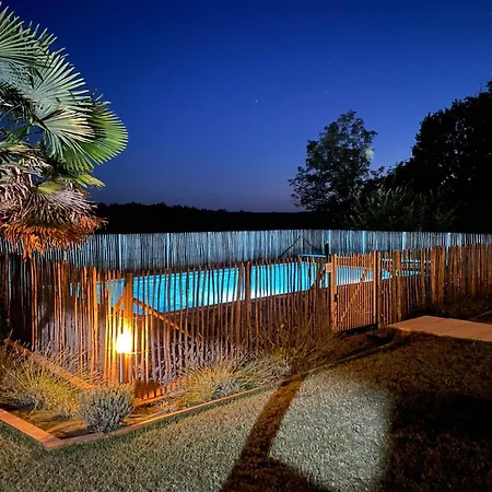 Holiday home Piscine 15 Personnes Brouchaud